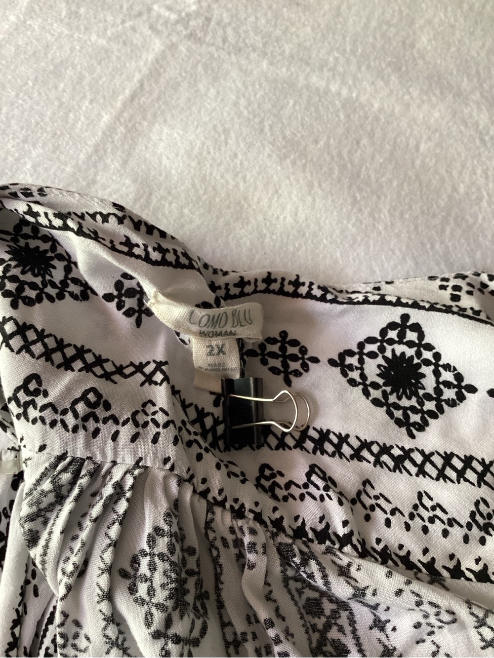Black & White Printed V-Neck Tunic Top - Picture 8 of 10